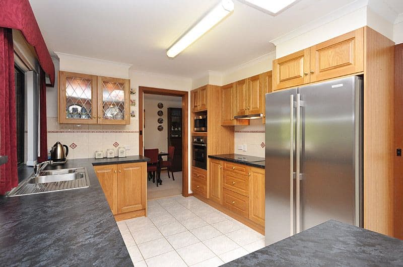 4 Slade Crescent, HALLETT COVE SA 5158, Hallett Cove - Thumbnail 3