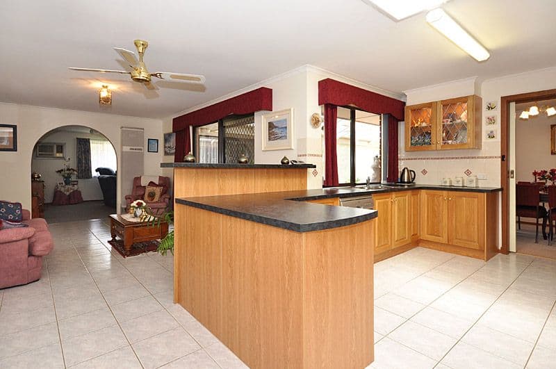 4 Slade Crescent, HALLETT COVE SA 5158, Hallett Cove - Thumbnail 6