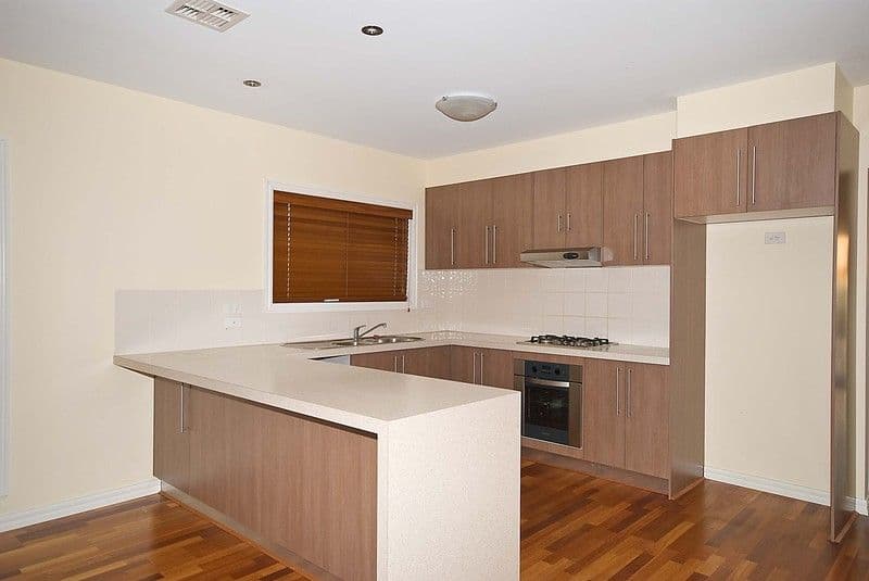 8 Windermere Crescent, GLADSTONE PARK VIC 3043, Gladstone Park - Thumbnail 3