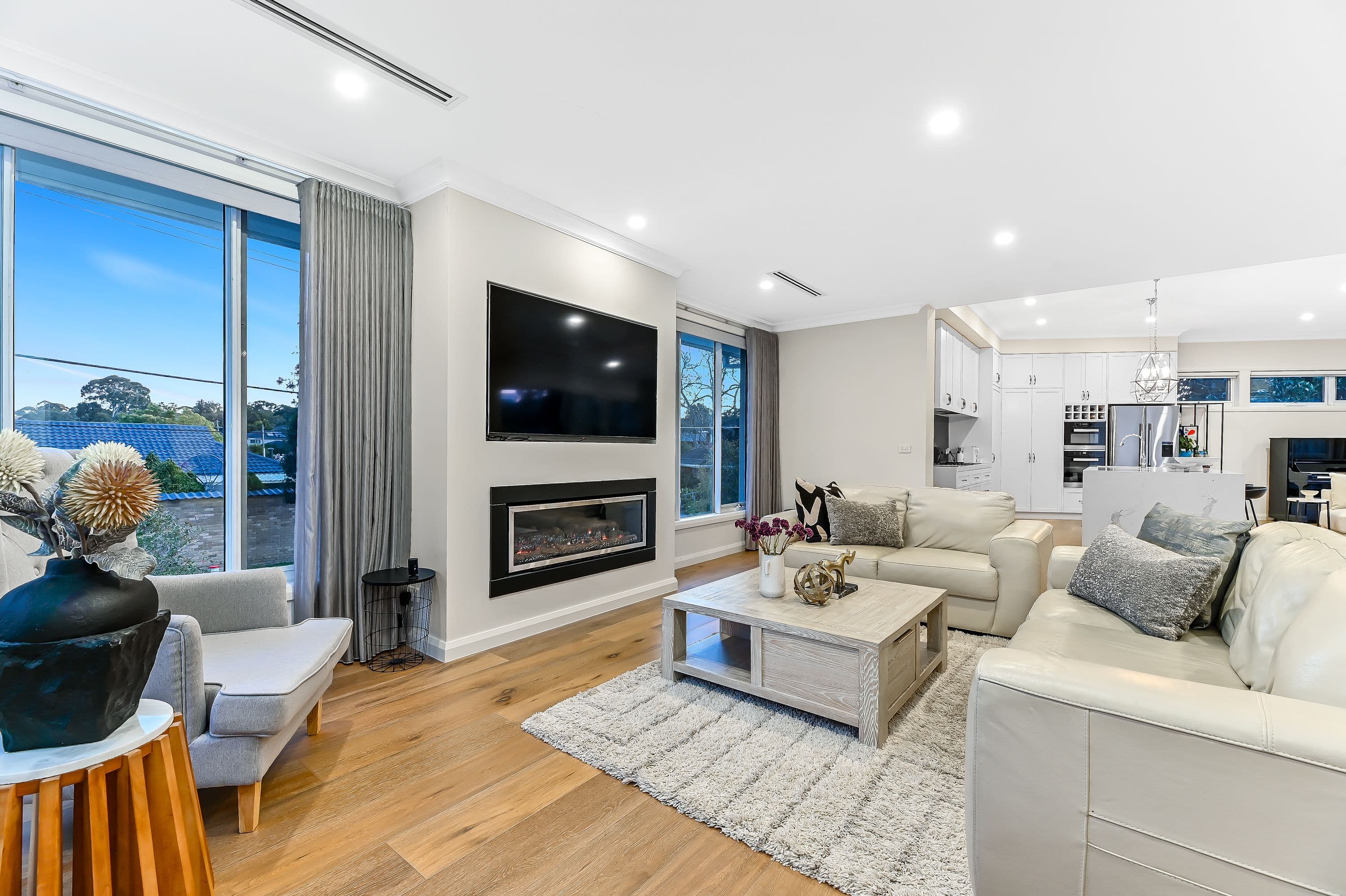 3 Diamond Avenue, Glen Waverley VIC 3150, Glen Waverley - Thumbnail 2