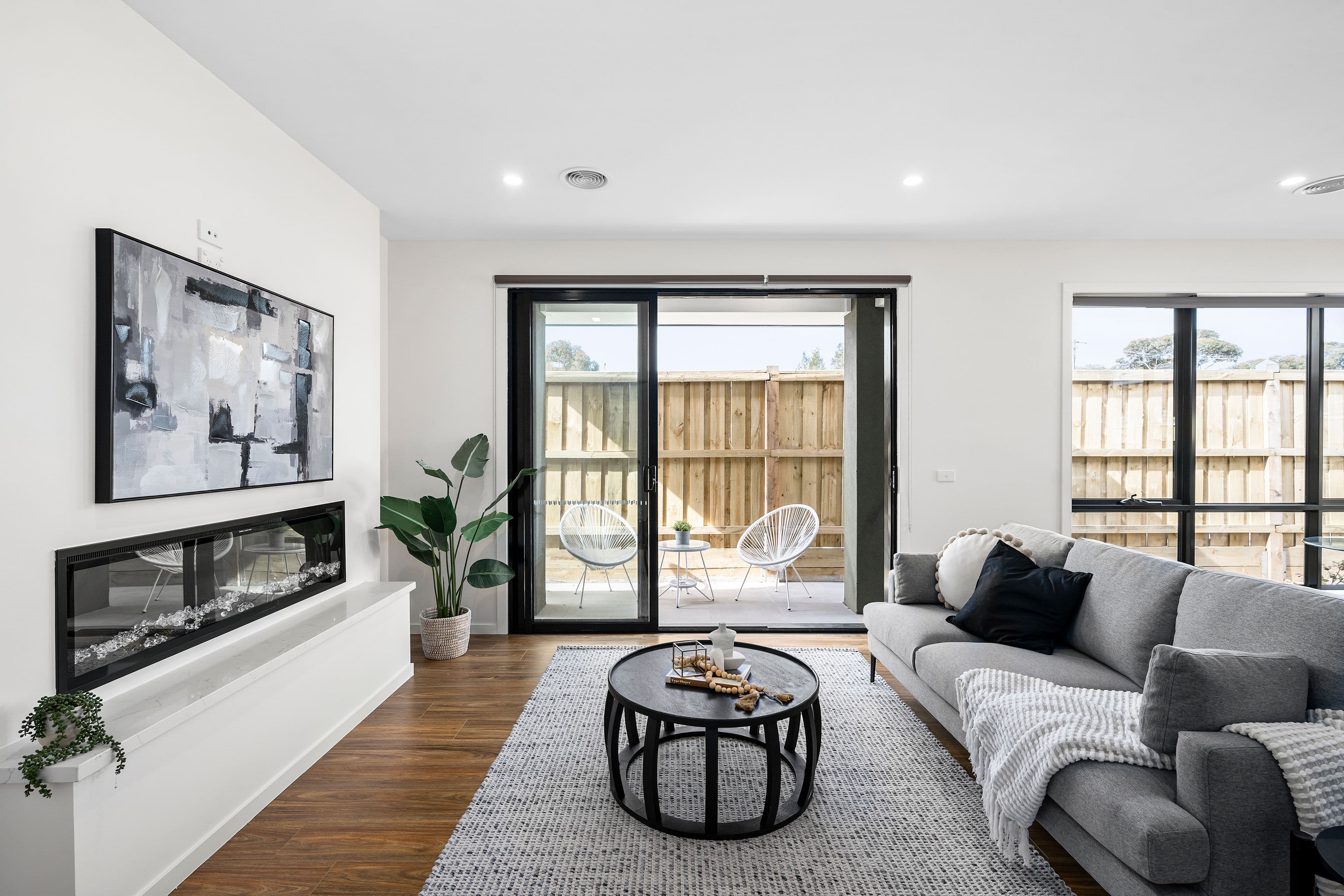 12 Quinta Crescent, Sunbury VIC 3429, Sunbury - Thumbnail 2