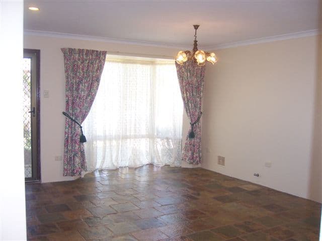 41 Riverbank Drive, GOSNELLS WA 6110, Gosnells - Thumbnail 2