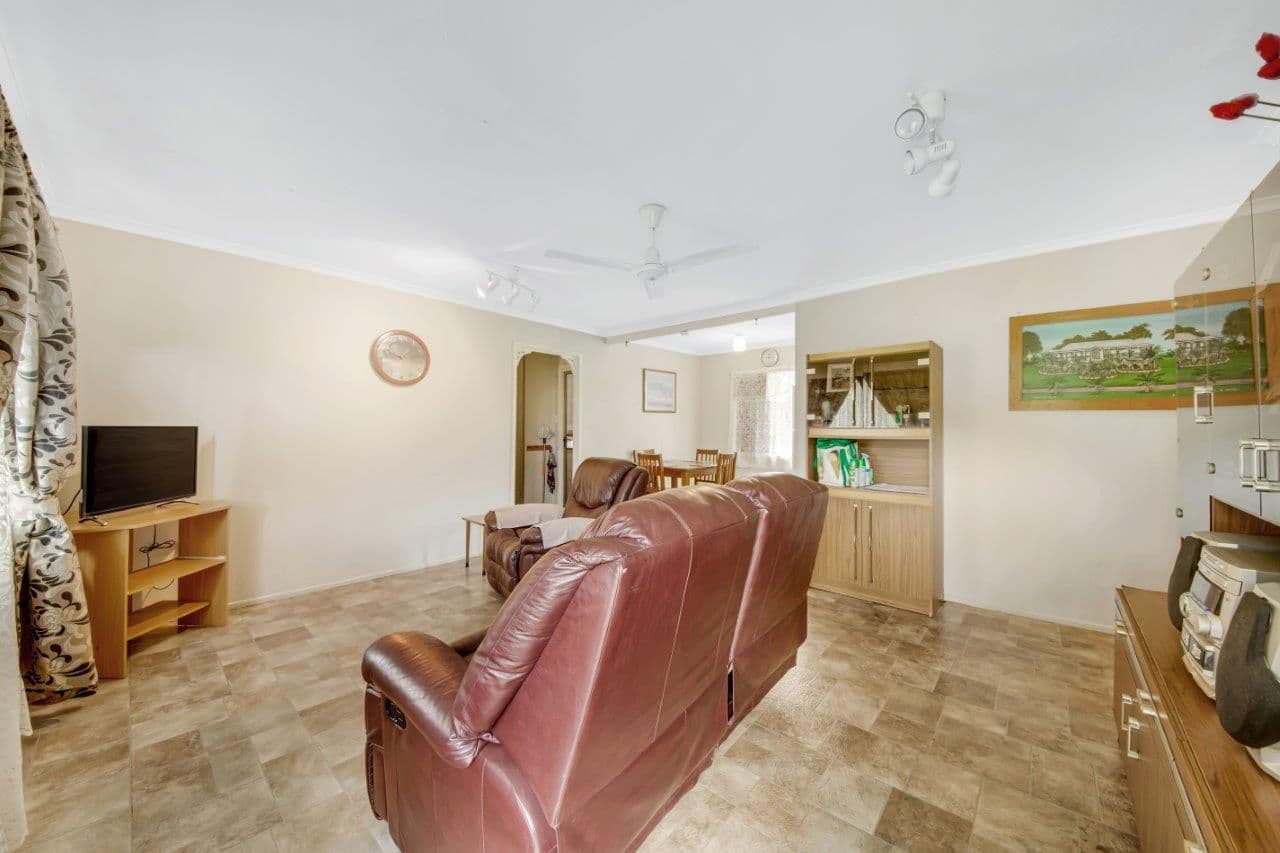 2 Pashley Street, Clinton QLD 4680, Clinton - Thumbnail 3