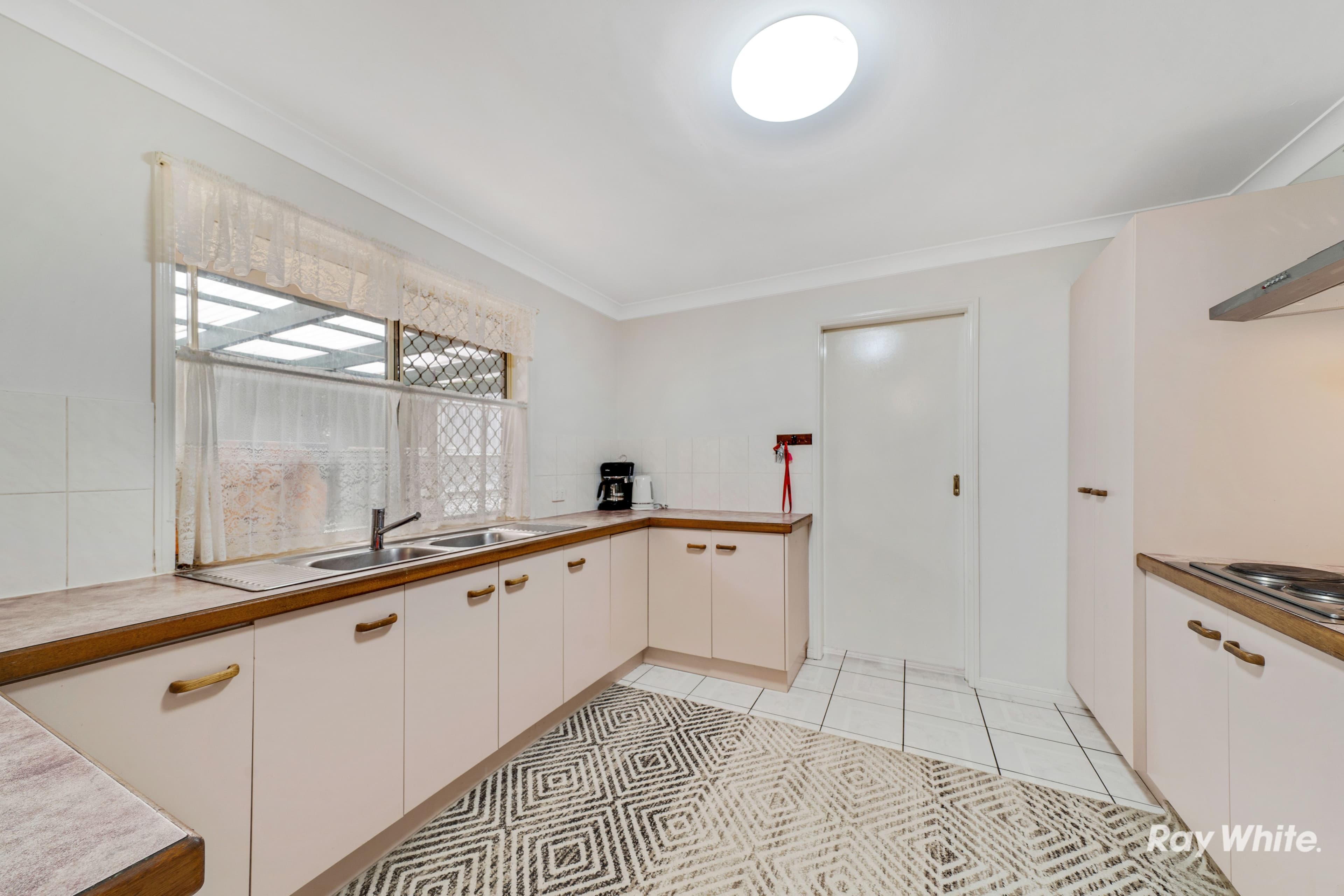 15 Greygum Court, Regents Park QLD 4118, Regents Park - Thumbnail 4