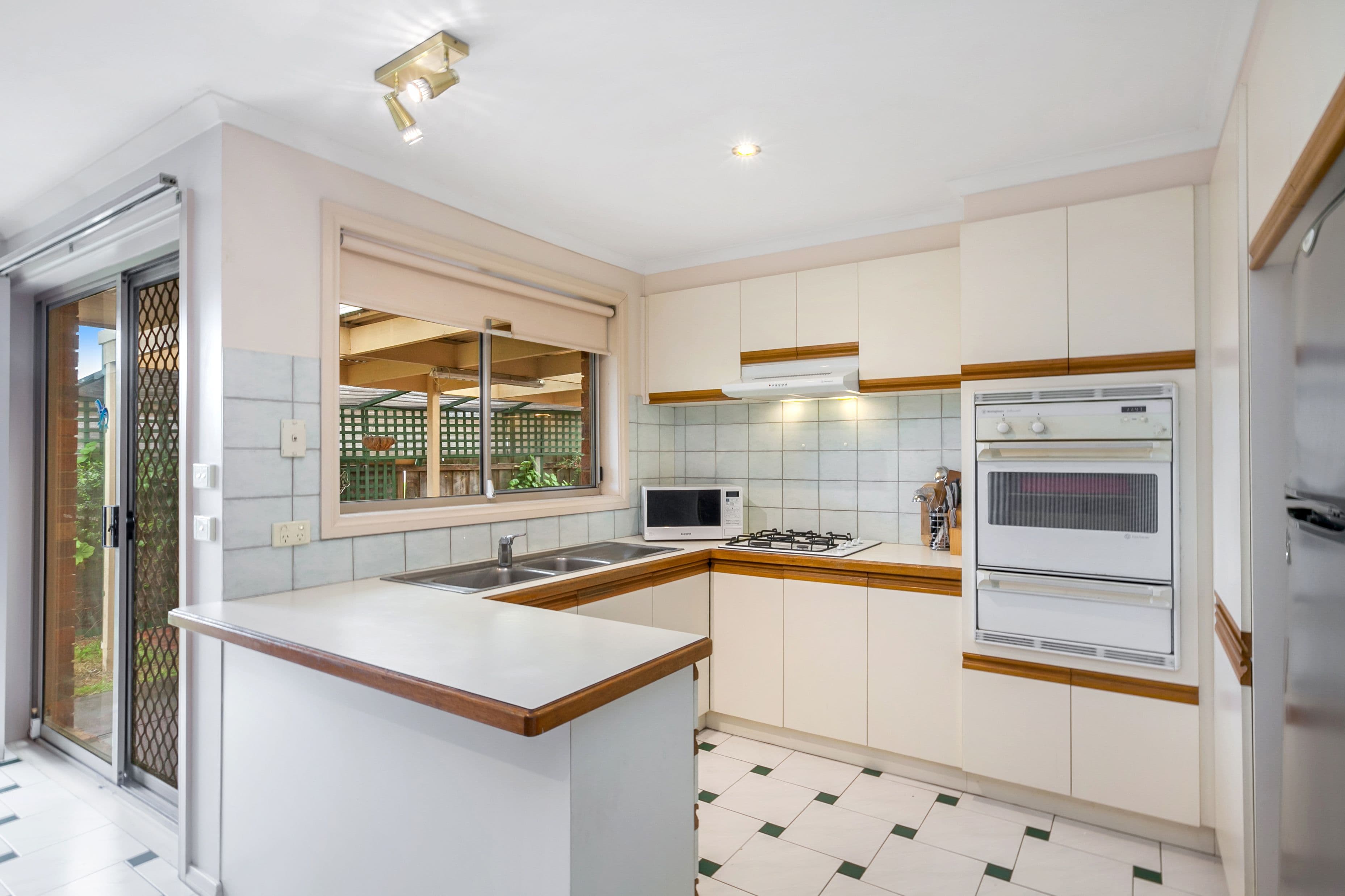 7 Bradley Drive, Mill Park VIC 3082, Mill Park - Thumbnail 2