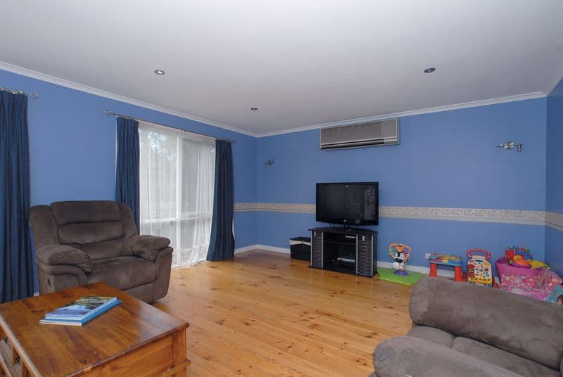 15 Edenbridge Court, CARRUM DOWNS VIC 3201, Carrum Downs - Thumbnail 4