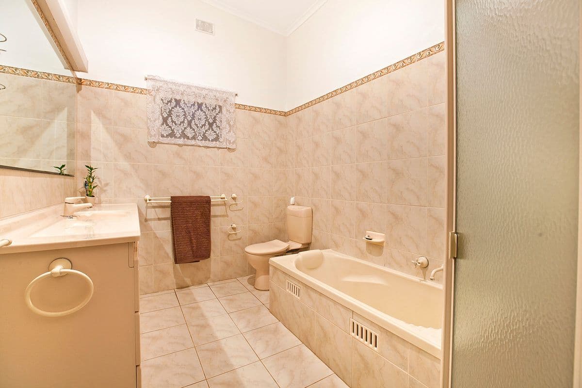 13 Greensview Road, BANKSIA PARK SA 5091, Banksia Park - Thumbnail 5