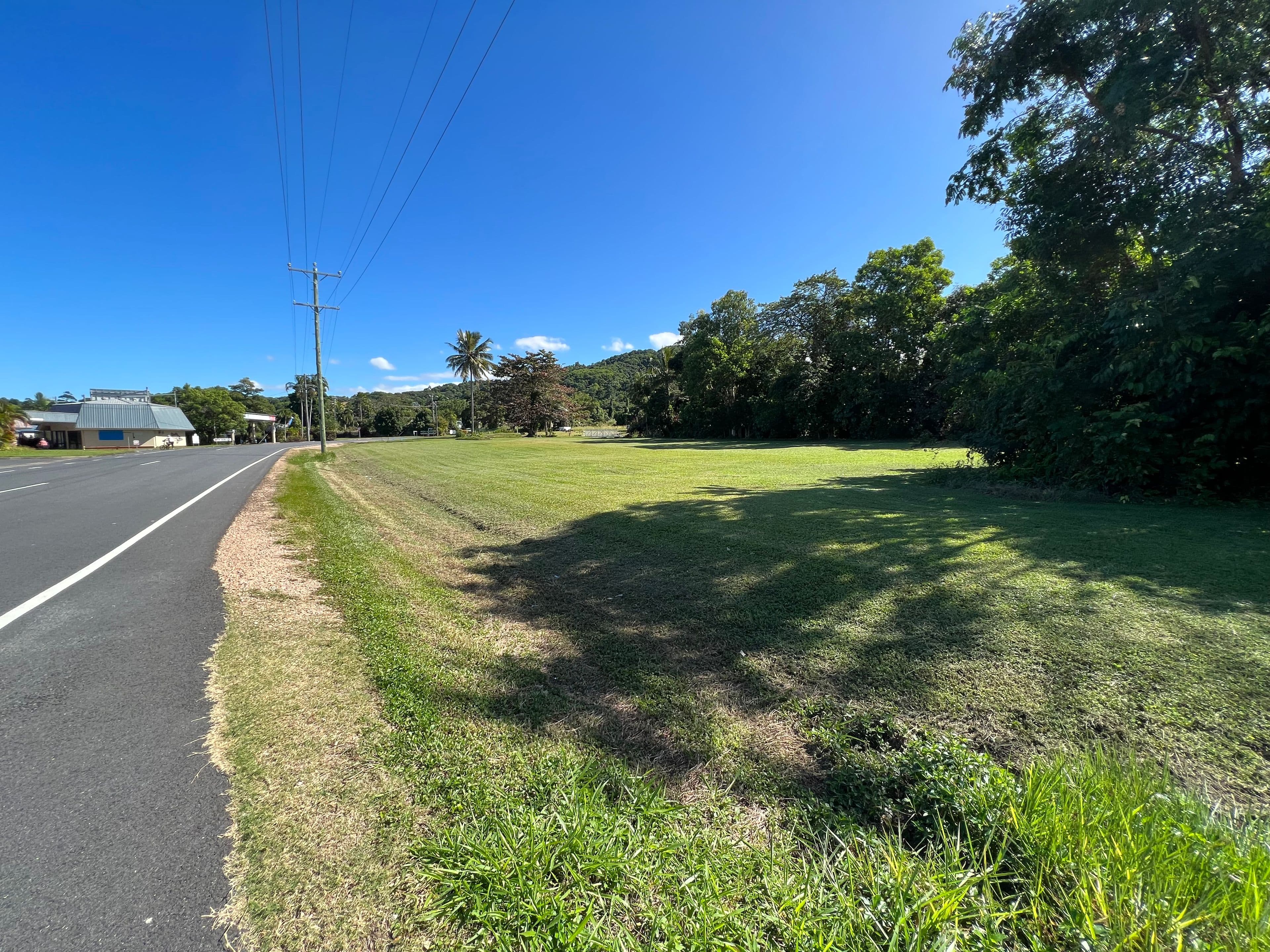 32 Wongaling Beach Road, Wongaling Beach QLD 4852, Wongaling Beach - Thumbnail 4