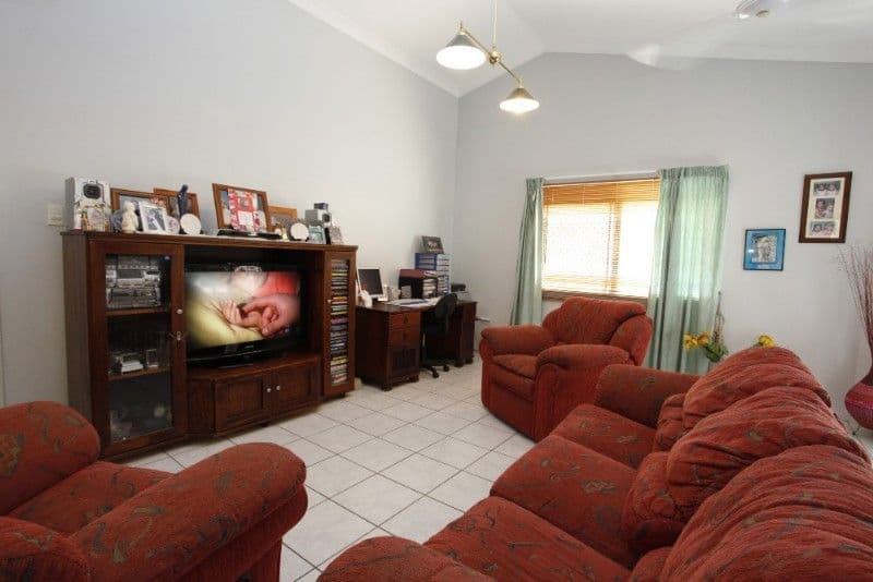6 Sadowa Court, WULGURU QLD 4811, Wulguru - Thumbnail 3