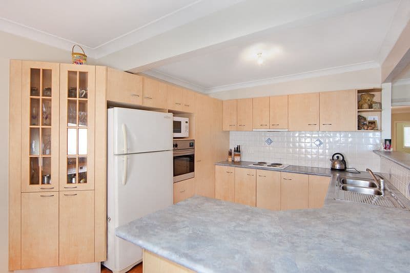 64 Dampier Boulevard, KILLARNEY VALE NSW 2261, Killarney Vale - Thumbnail 5