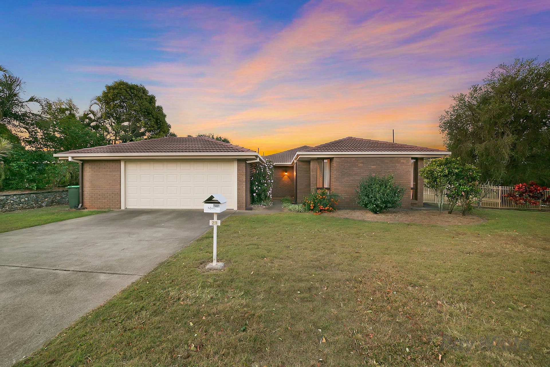 21 Amarna Street, Eight Mile Plains QLD 4113, Eight Mile Plains - Thumbnail 2