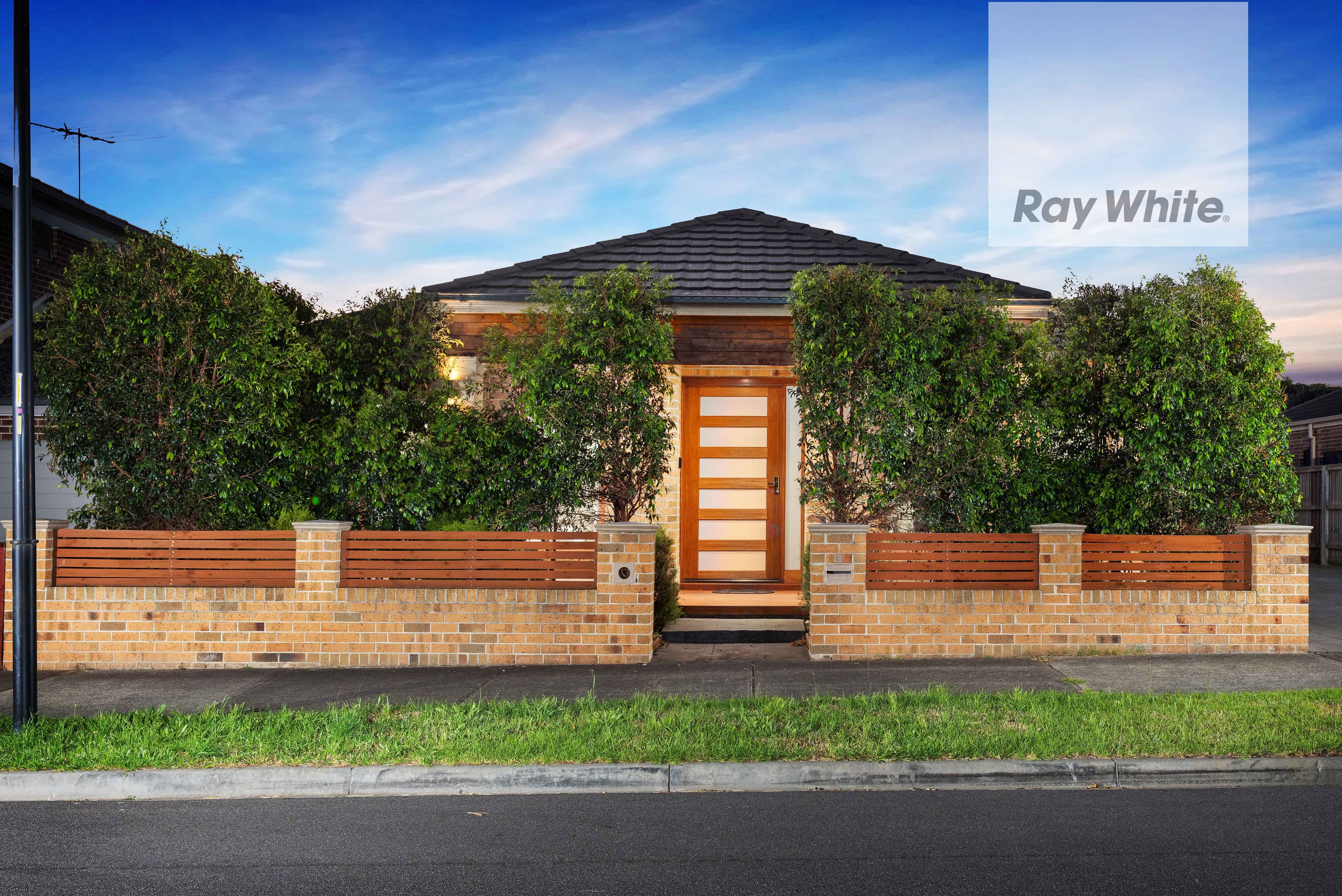 19 Daylesford Street, Epping VIC 3076, Epping - Image 1