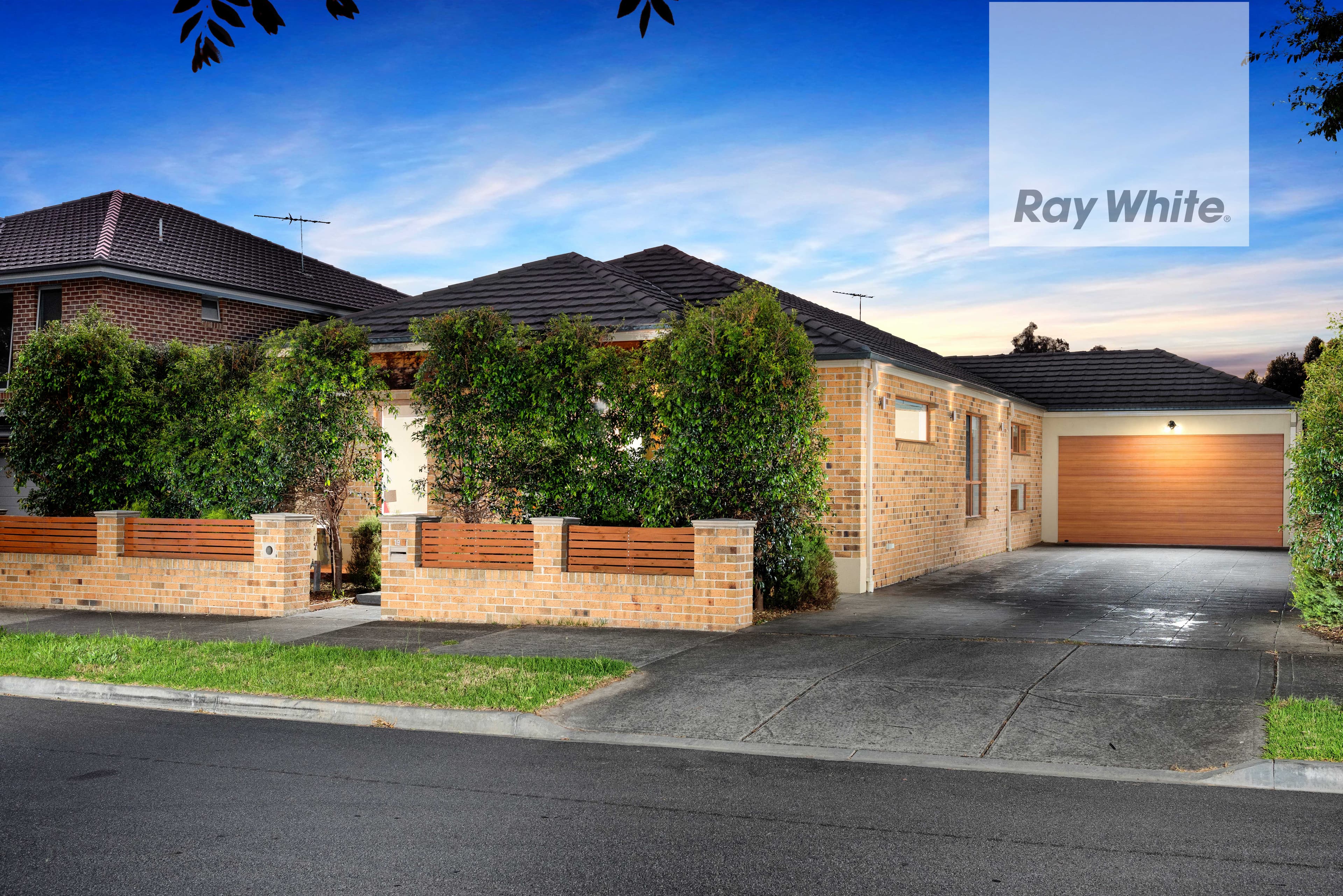 19 Daylesford Street, Epping VIC 3076, Epping - Thumbnail 2