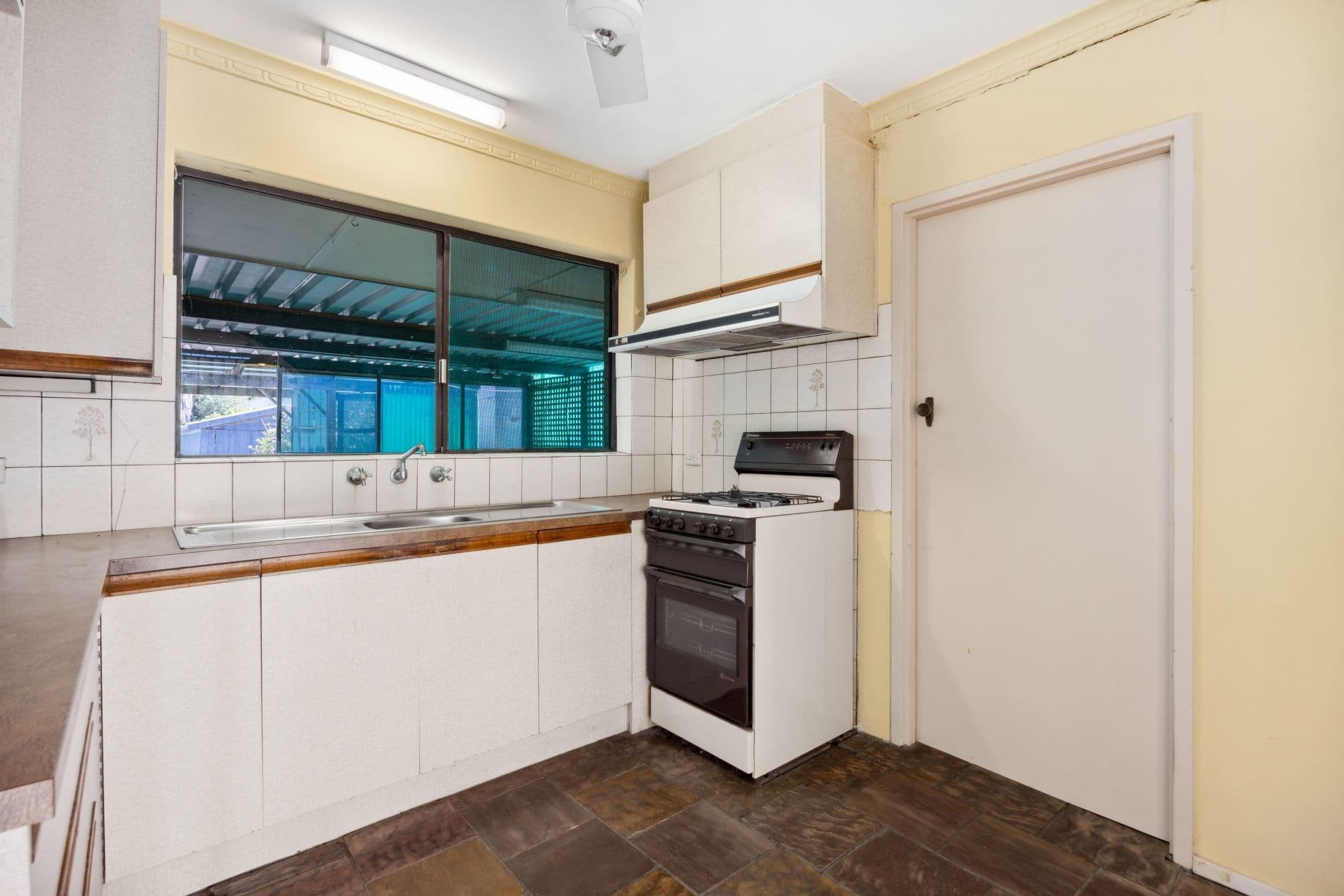 7 Robertson Avenue, Morphett Vale SA 5162, Morphett Vale - Thumbnail 4