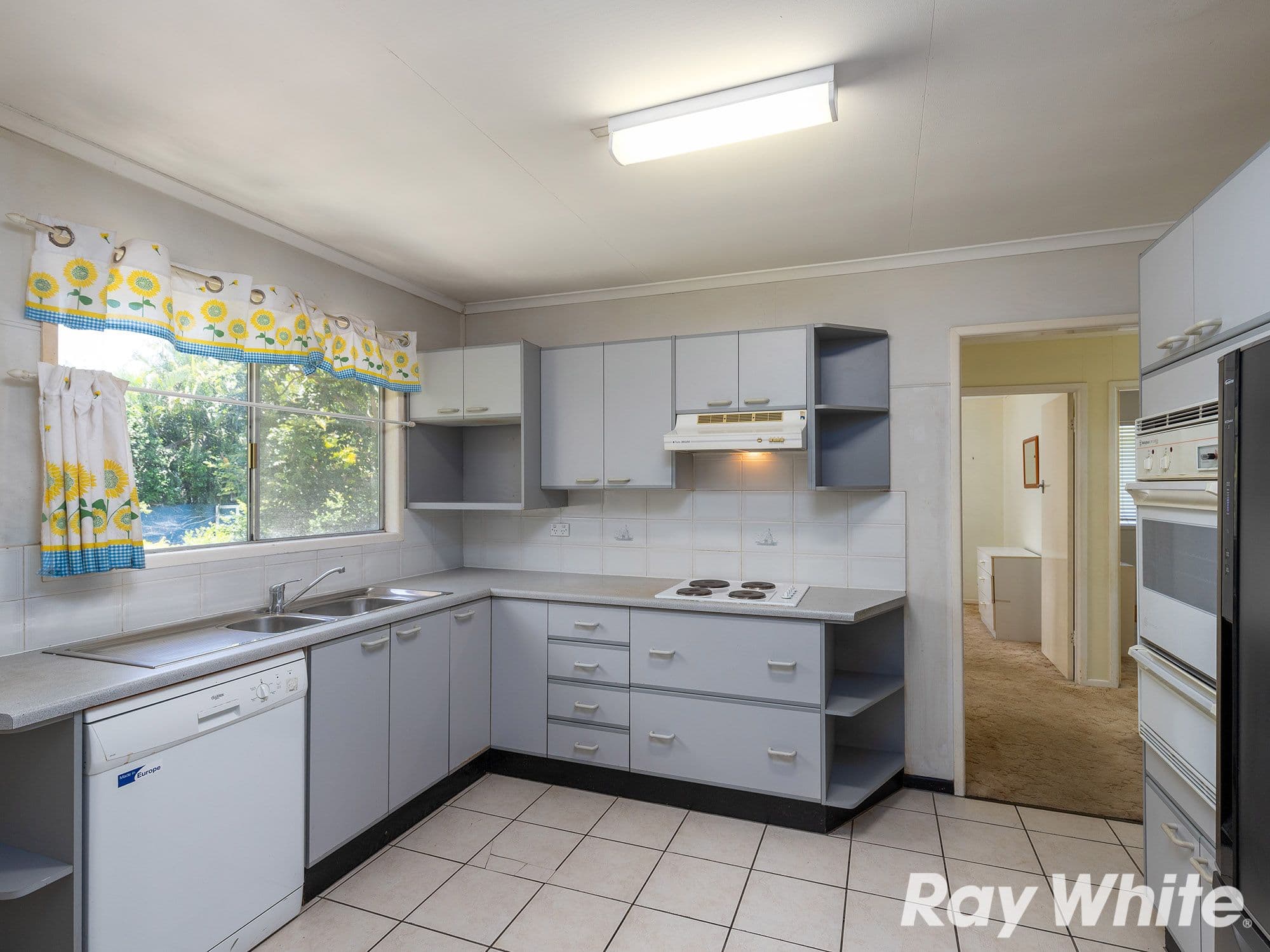 4 Lauren Street, Geebung QLD 4034, Geebung - Thumbnail 4
