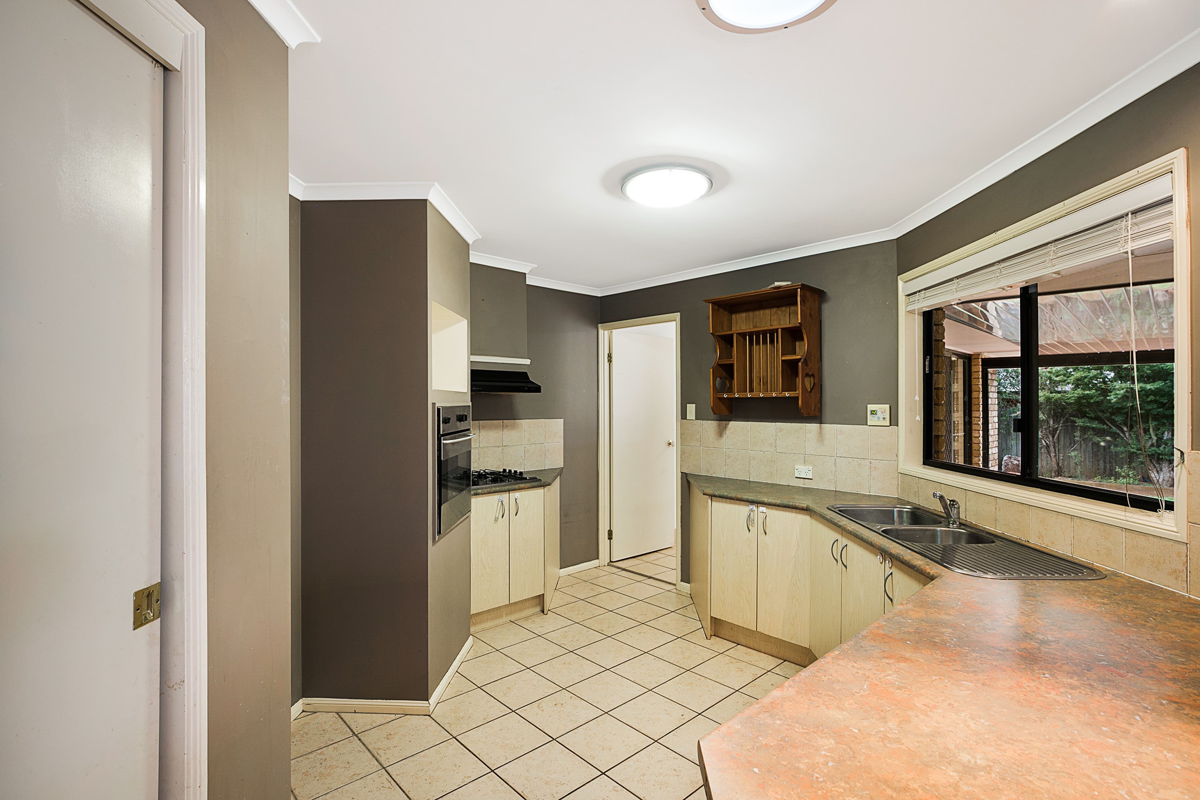 14 Chelwyn Street, Middle Ridge QLD 4350, Middle Ridge - Thumbnail 4