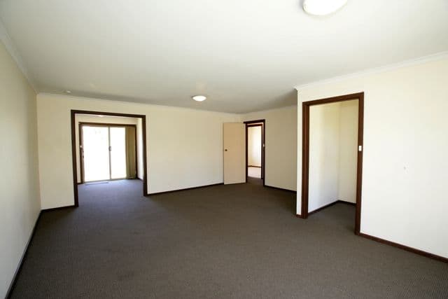 3 Leena Place, WAGGA WAGGA NSW 2650, Wagga Wagga - Thumbnail 4