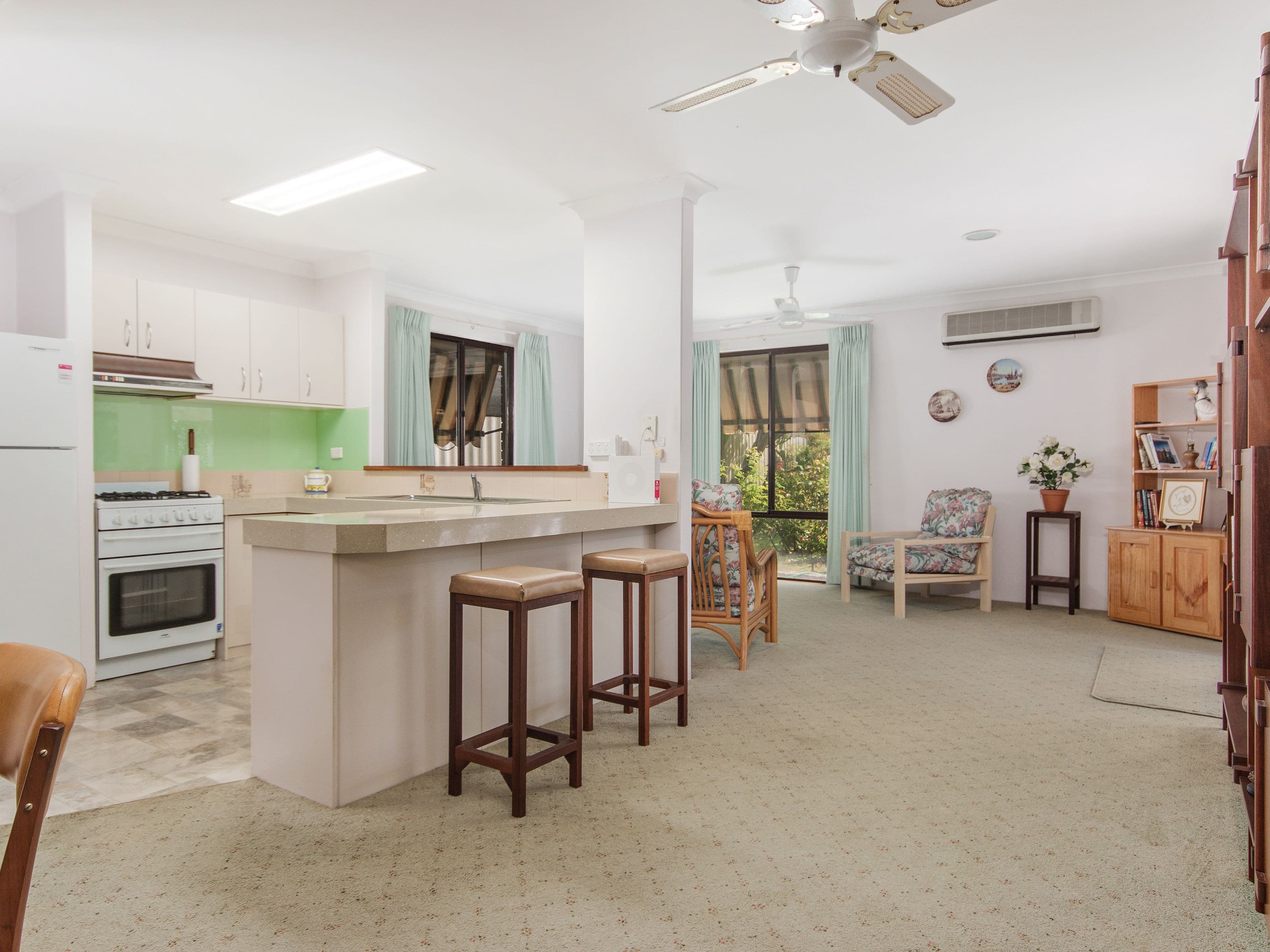 49 Cambridge Crescent, Cooloongup WA 6168, Cooloongup - Thumbnail 5