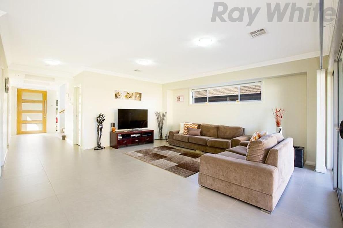 68 Moondarra Drive, WEST HOXTON NSW 2171, West Hoxton - Thumbnail 4