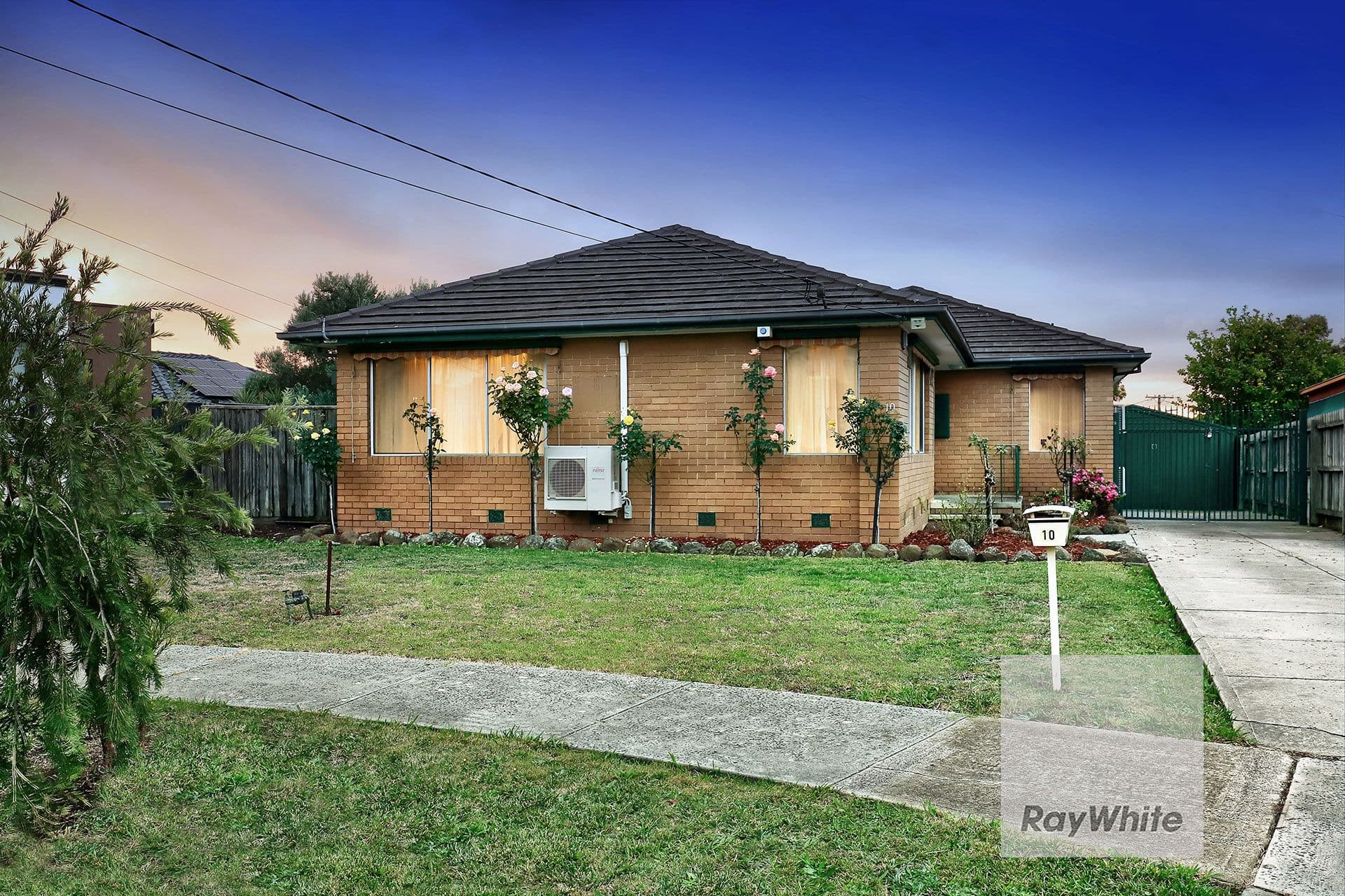 10 Braemar Close, Gladstone Park VIC 3043, Gladstone Park - Thumbnail 2