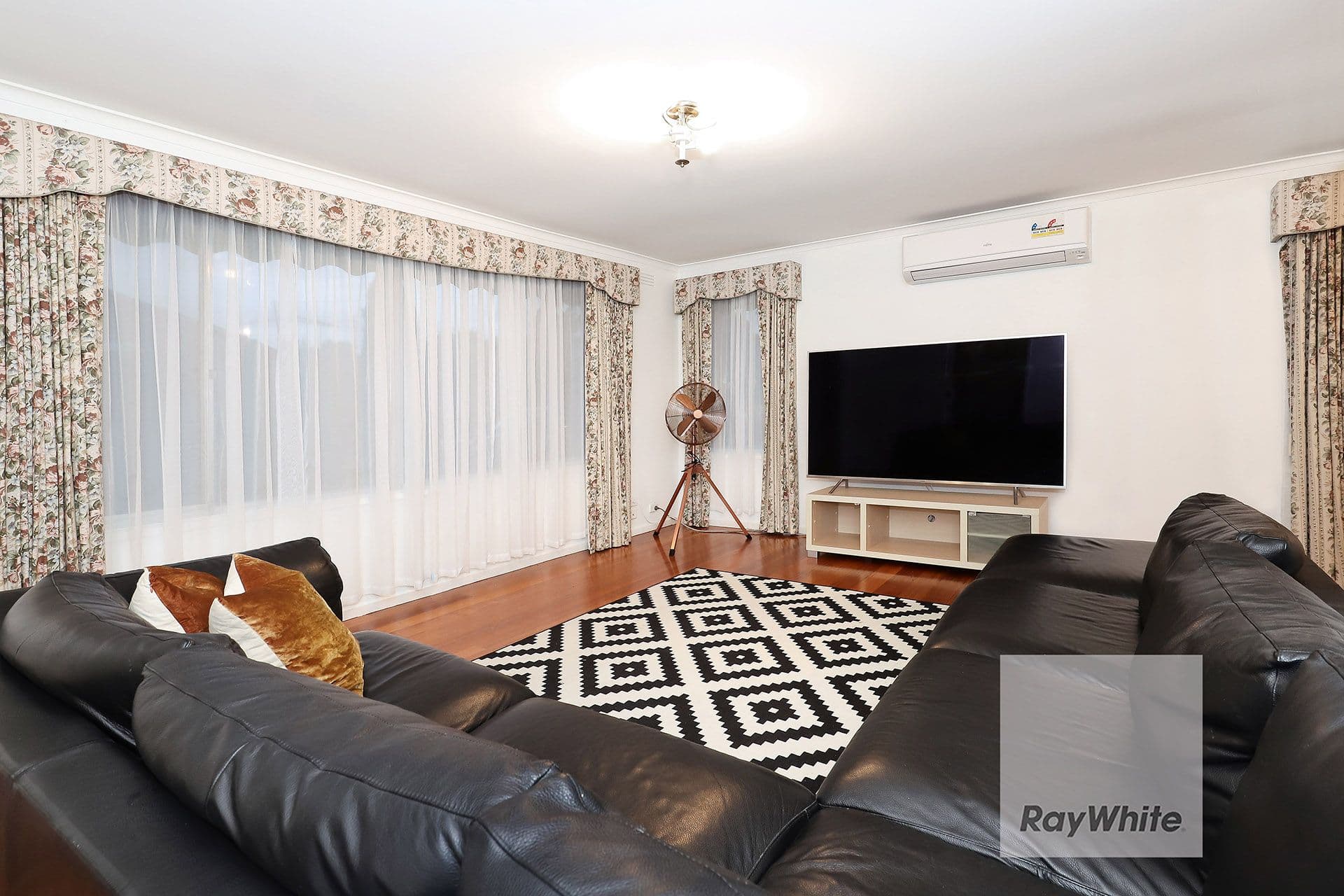 10 Braemar Close, Gladstone Park VIC 3043, Gladstone Park - Thumbnail 3
