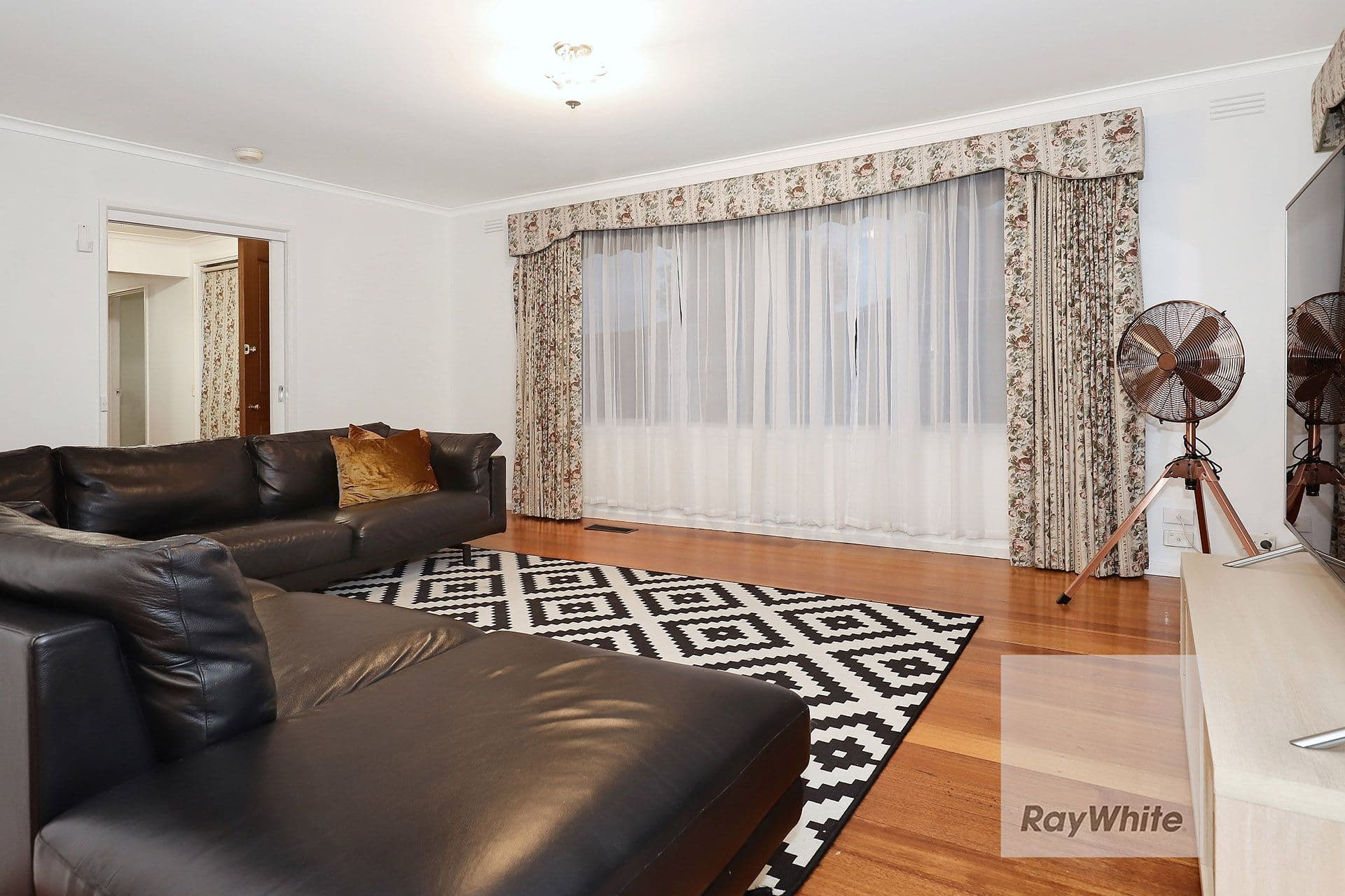 10 Braemar Close, Gladstone Park VIC 3043, Gladstone Park - Thumbnail 4