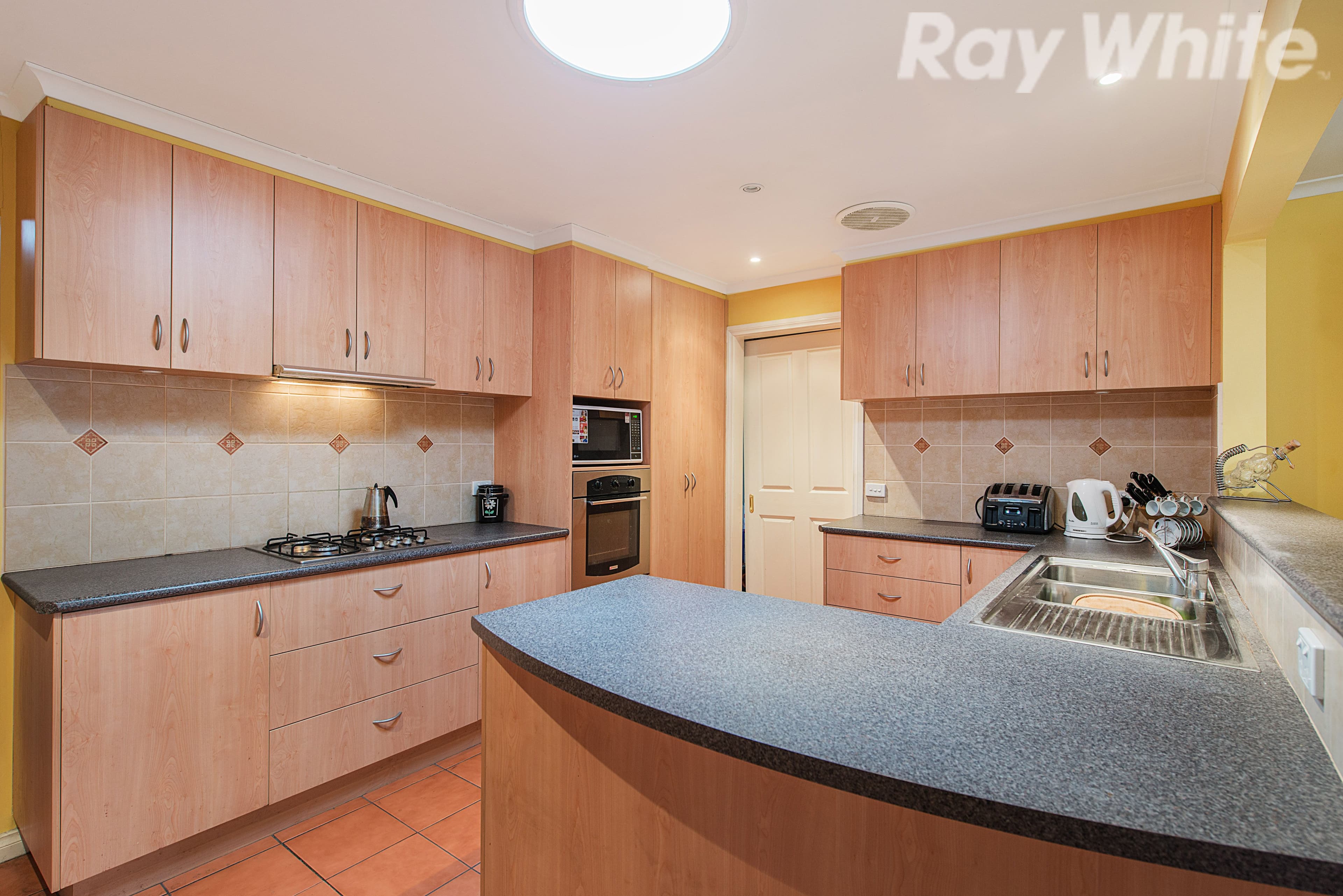 8 Stafford Court, Bayswater North VIC 3153, Bayswater North - Thumbnail 2