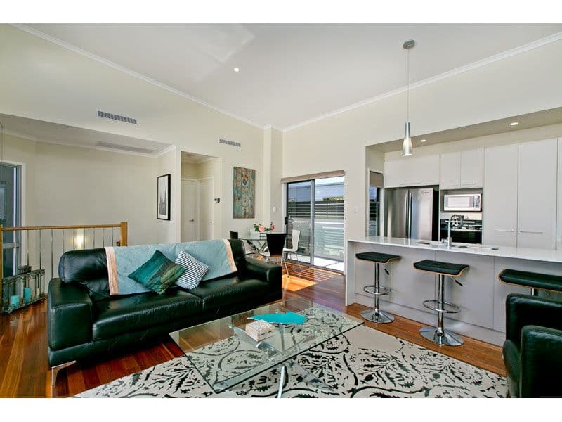 20 Barton Parade, BALMORAL QLD 4171, Balmoral - Thumbnail 4