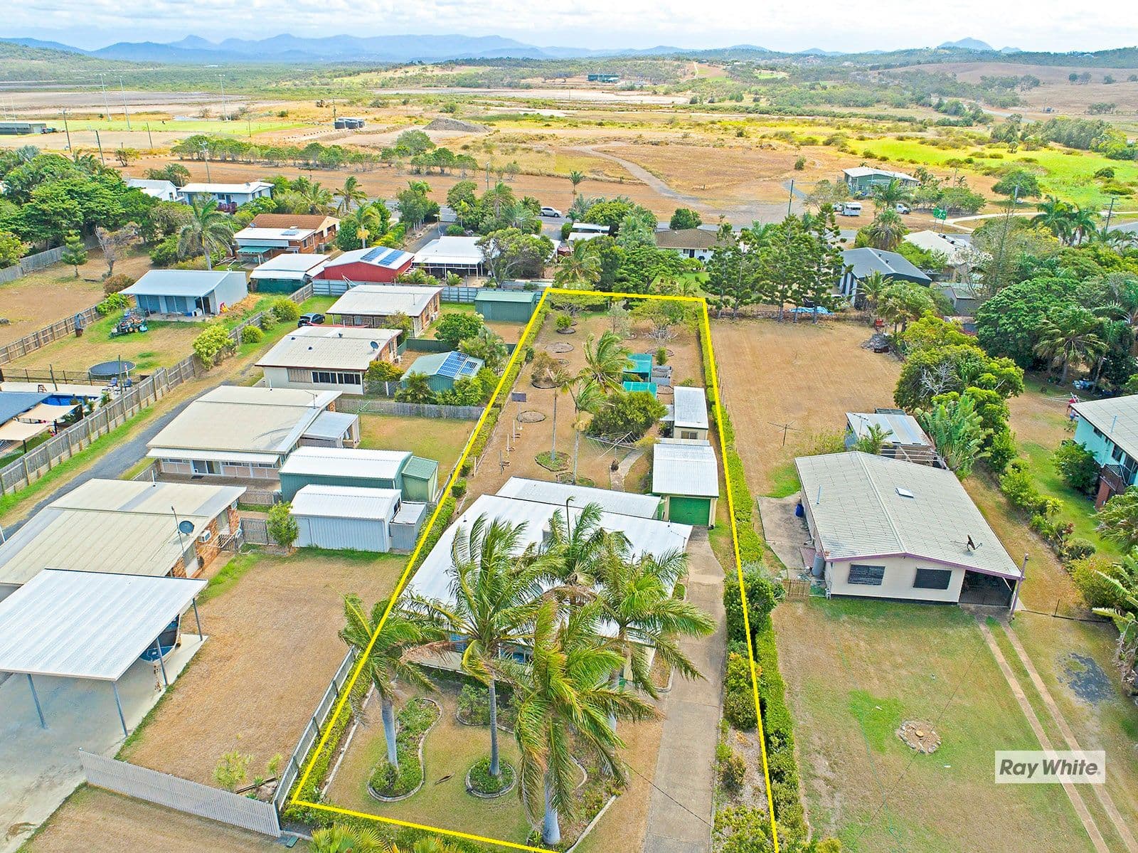 8 Arthur Street, Emu Park QLD 4710, Emu Park - Thumbnail 2