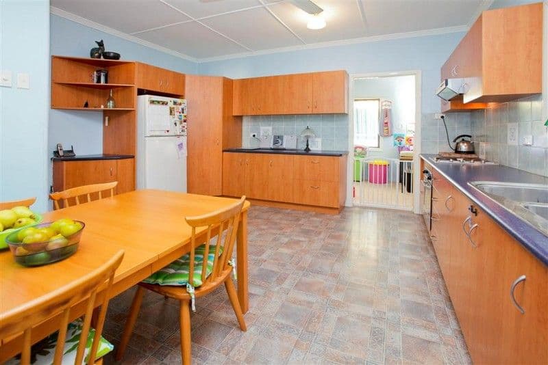 38 Glindemann Drive, HOLLAND PARK QLD 4121, Holland Park - Thumbnail 2