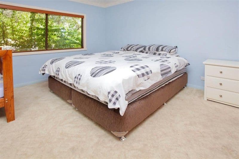 38 Glindemann Drive, HOLLAND PARK QLD 4121, Holland Park - Thumbnail 4