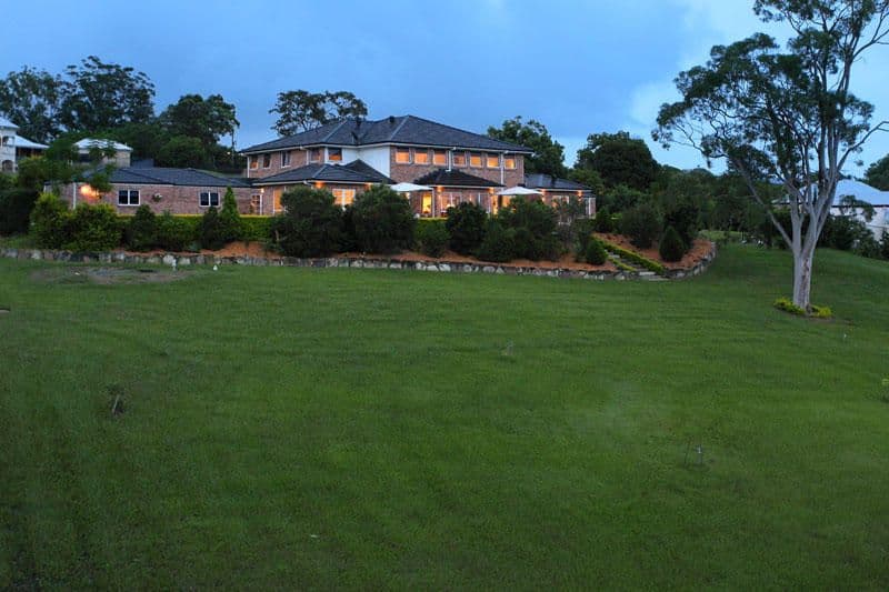 25 Neville Road, BRIDGEMAN DOWNS QLD 4035, Bridgeman Downs - Thumbnail 2