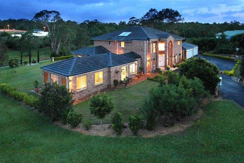 25 Neville Road, BRIDGEMAN DOWNS QLD 4035, Bridgeman Downs - Thumbnail 3