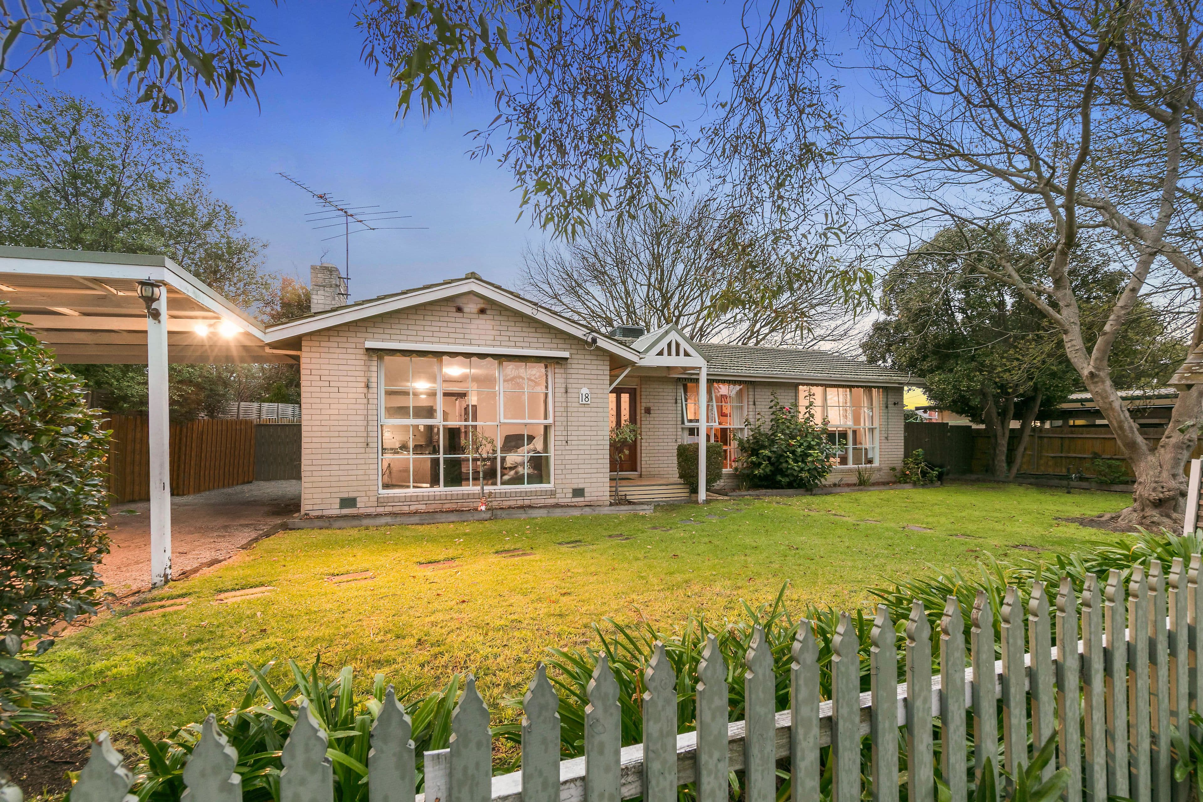 18 Derna Crescent, Frankston VIC 3199, Frankston - Image 1