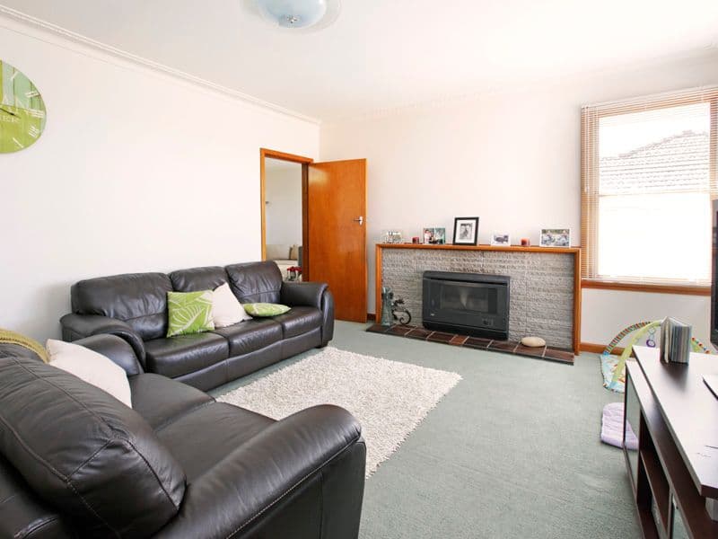 22 Cuthbert Avenue, HIGHTON VIC 3216, Highton - Thumbnail 2