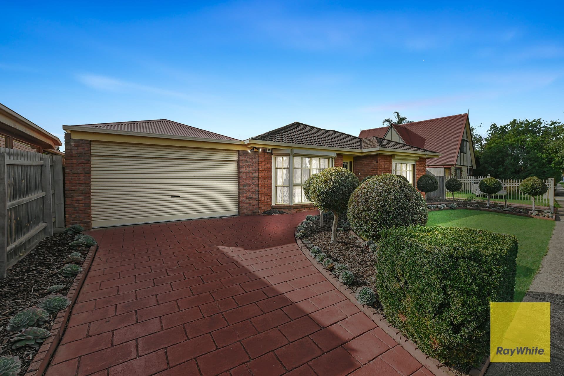 61 David Collins Drive, Endeavour Hills VIC 3802, Endeavour Hills - Thumbnail 2
