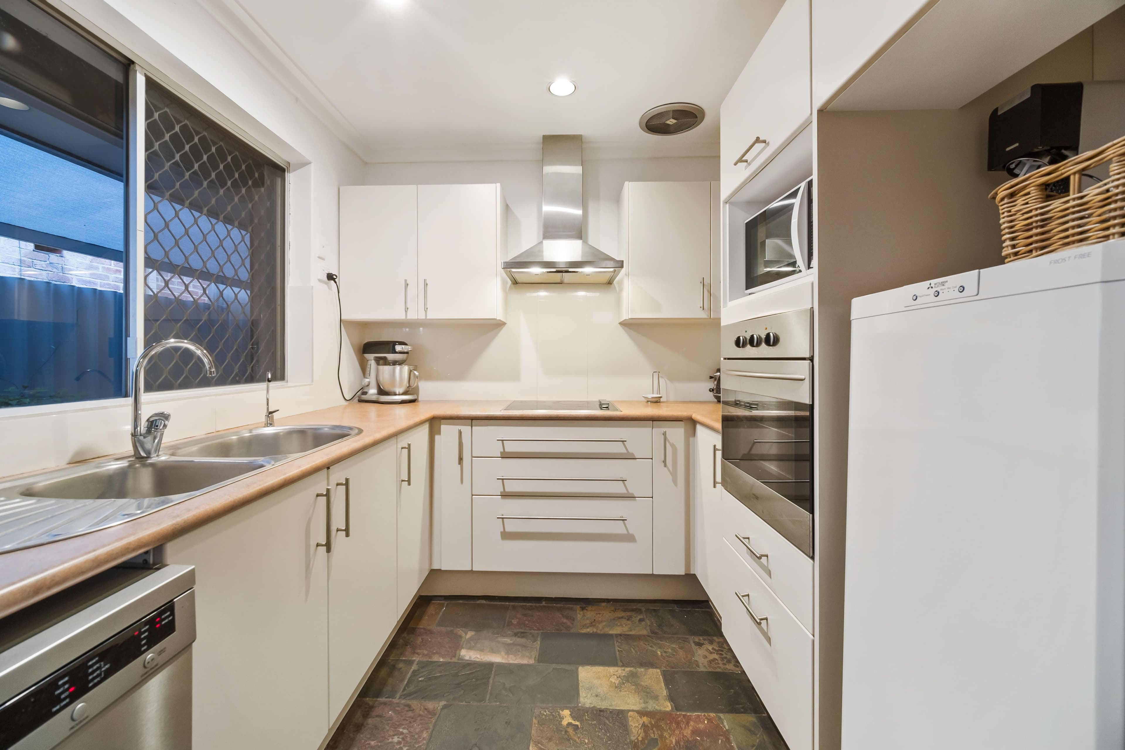 33a Raleigh Road, Sorrento WA 6020, Sorrento - Thumbnail 8
