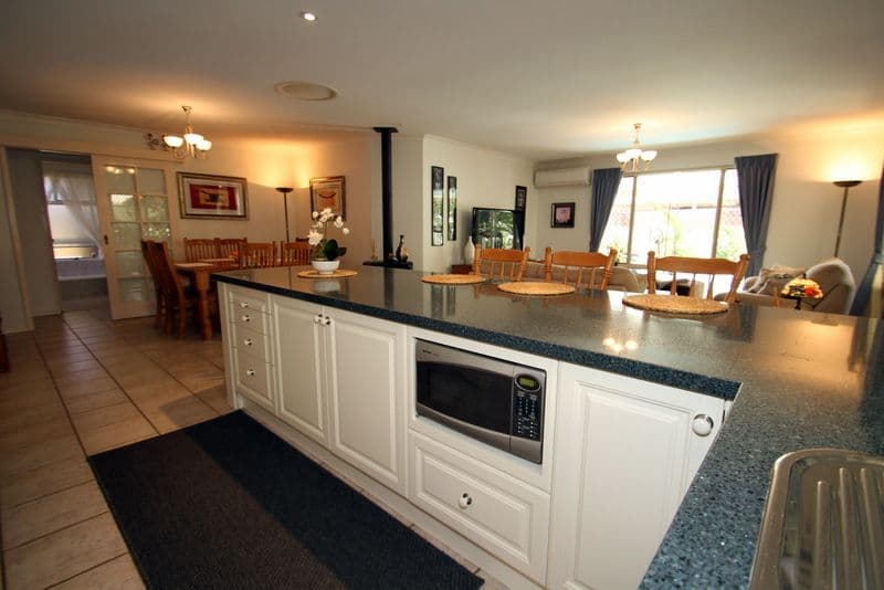 31 Roscommon Crescent, ORELIA WA 6167, Orelia - Thumbnail 3