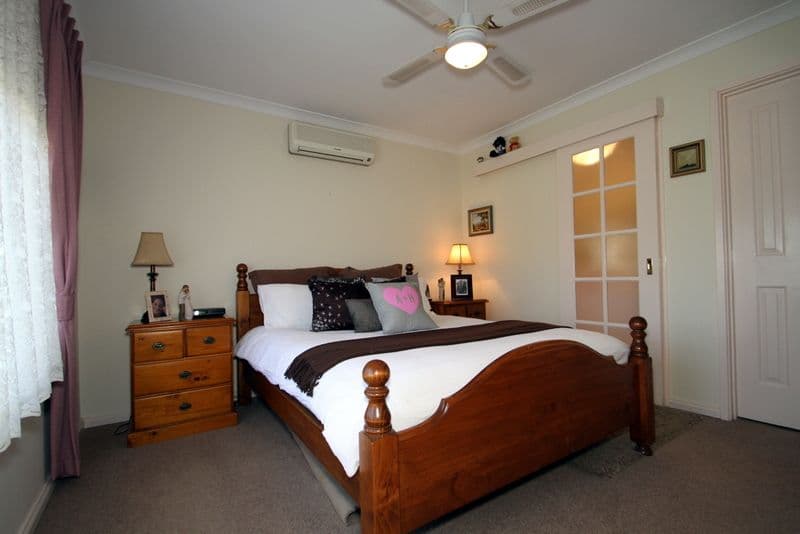 31 Roscommon Crescent, ORELIA WA 6167, Orelia - Thumbnail 5