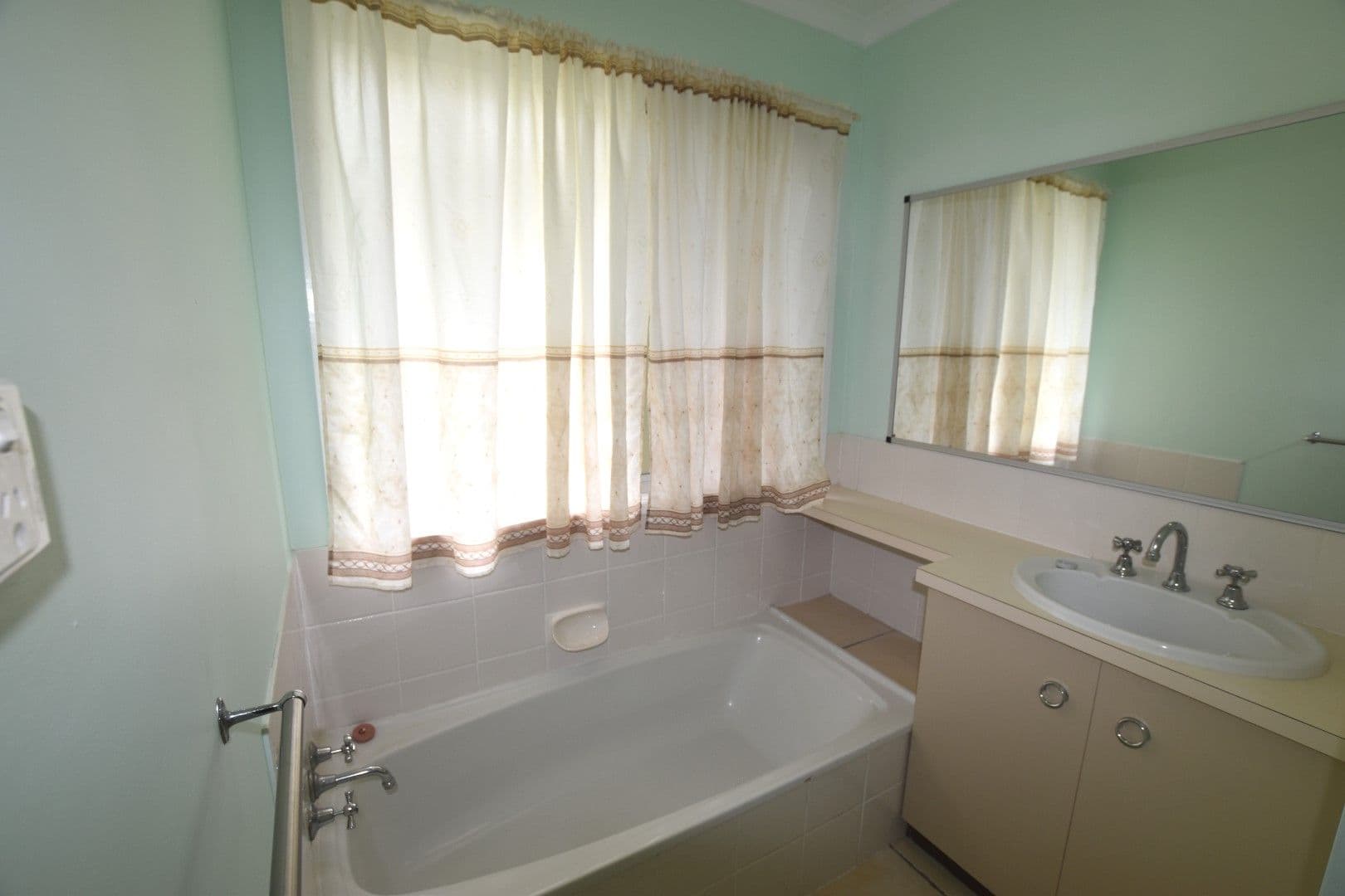 10 Gretel Drive, Clinton QLD 4680, Clinton - Thumbnail 2