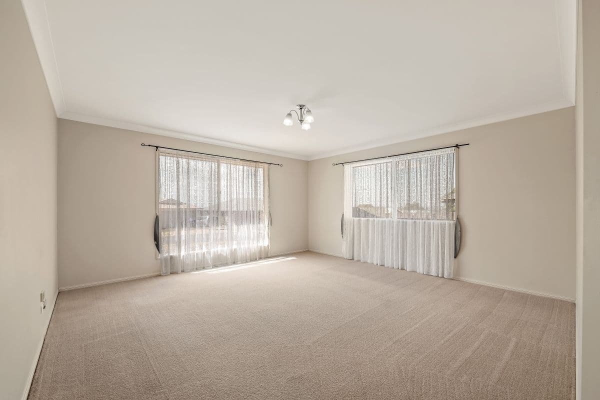 11 Macrossan Street, Cranley QLD 4350, Cranley - Thumbnail 2