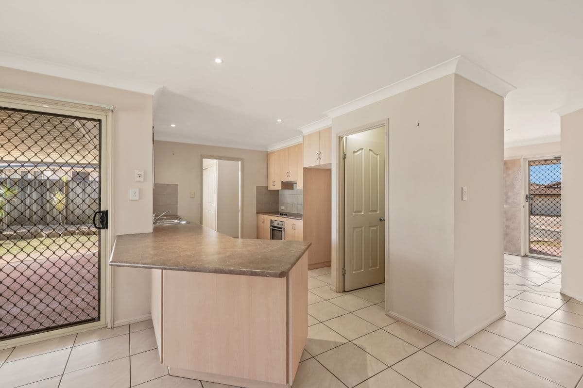 11 Macrossan Street, Cranley QLD 4350, Cranley - Thumbnail 3