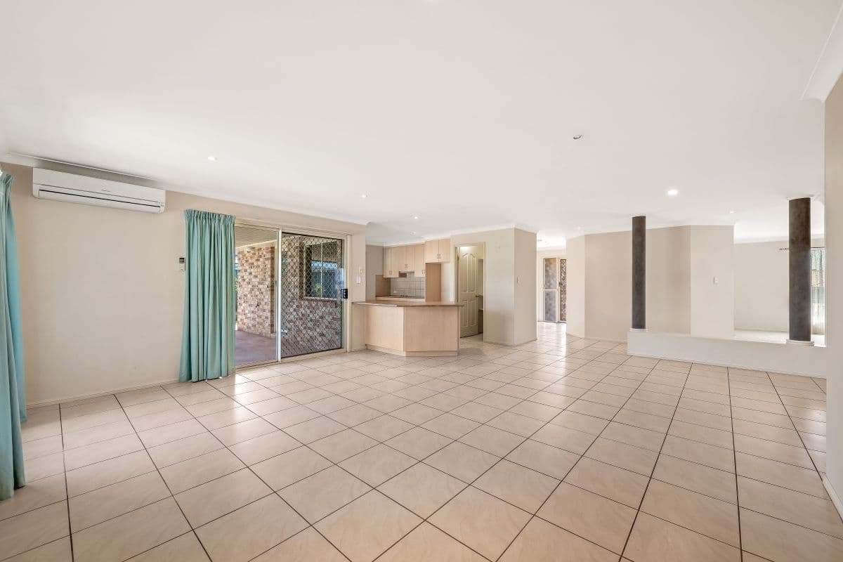 11 Macrossan Street, Cranley QLD 4350, Cranley - Thumbnail 5