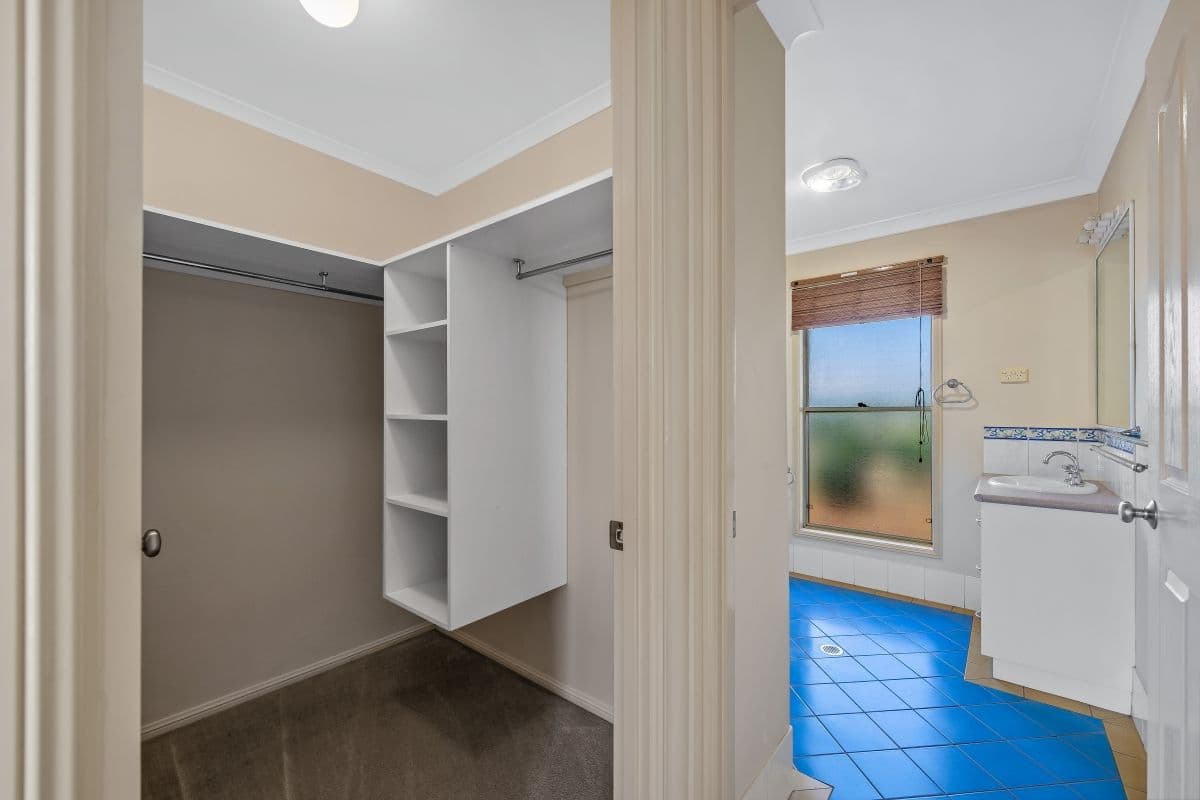 11 Macrossan Street, Cranley QLD 4350, Cranley - Thumbnail 7