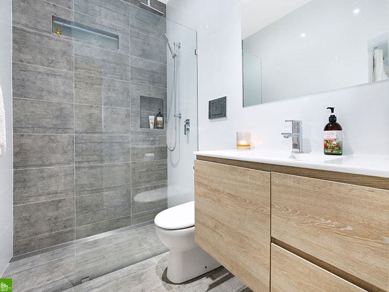 18 Stanley Avenue, Farmborough Heights - Thumbnail 6