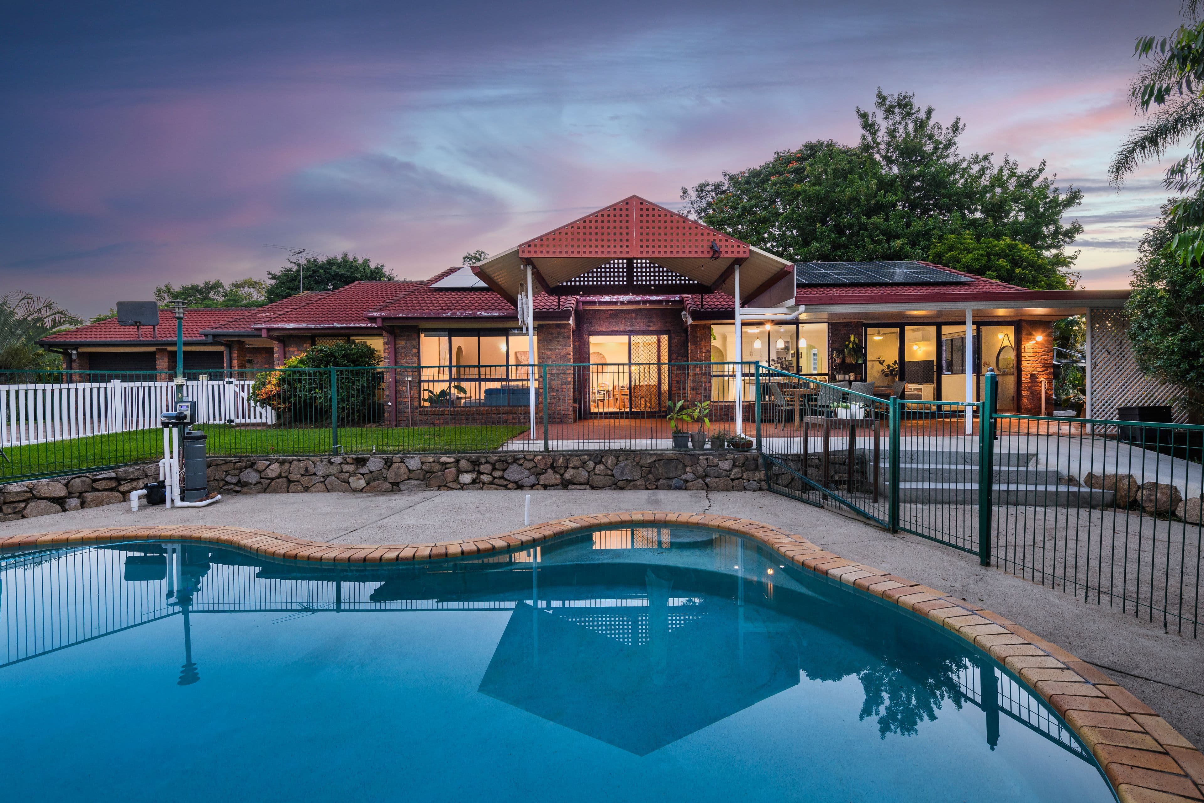 6 Kuranya Court, Arana Hills QLD 4054, Arana Hills - Image 1
