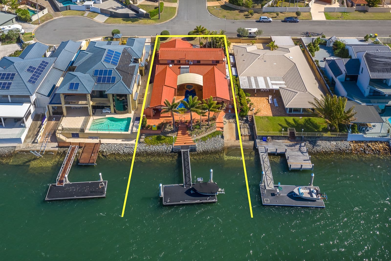 7 Arrowsmith Court, Paradise Point QLD 4216, Paradise Point - Thumbnail 2