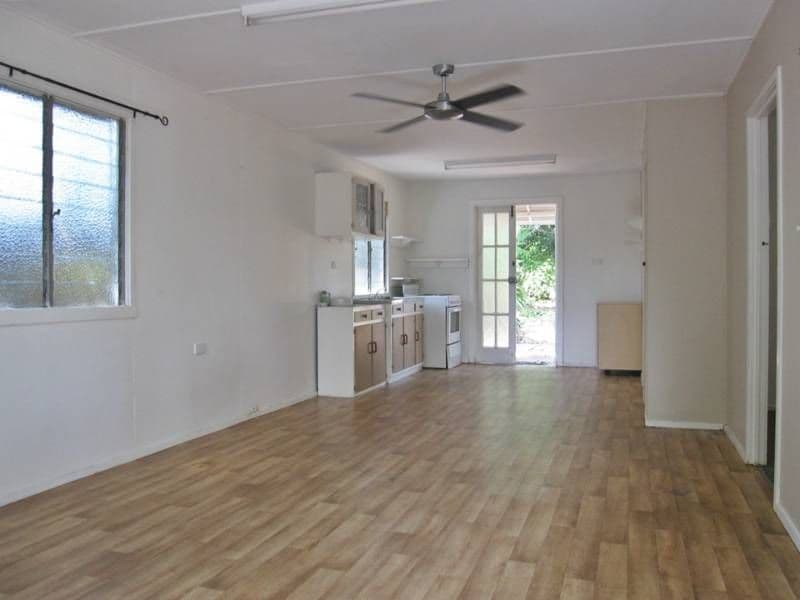 100 Christensen Street, MACHANS BEACH QLD 4878, Machans Beach - Thumbnail 5