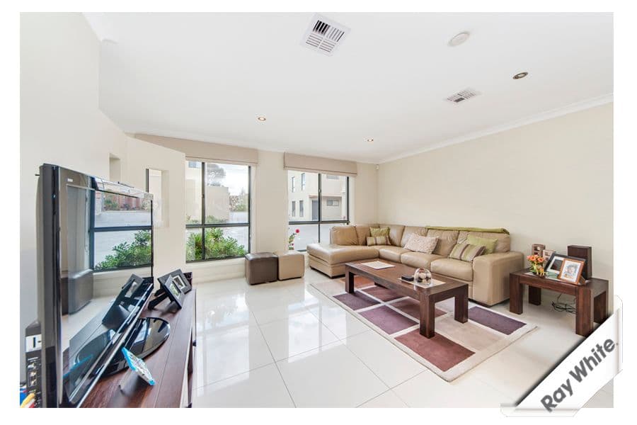 13 Gerald Street, QUEANBEYAN NSW 2620, Queanbeyan - Thumbnail 2