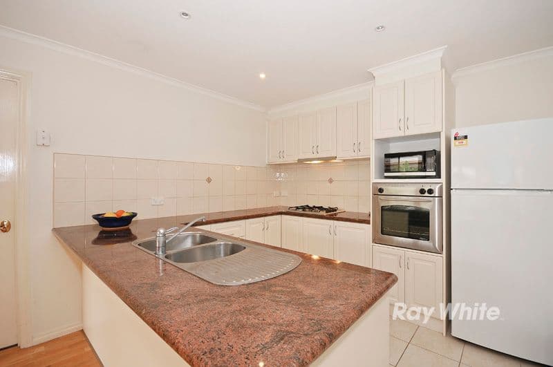 4 Leo Close, WANTIRNA SOUTH VIC 3152, Wantirna South - Thumbnail 2